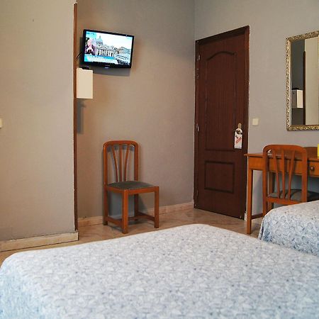 Hostal Fuencarral Kryse Madrid Exterior photo