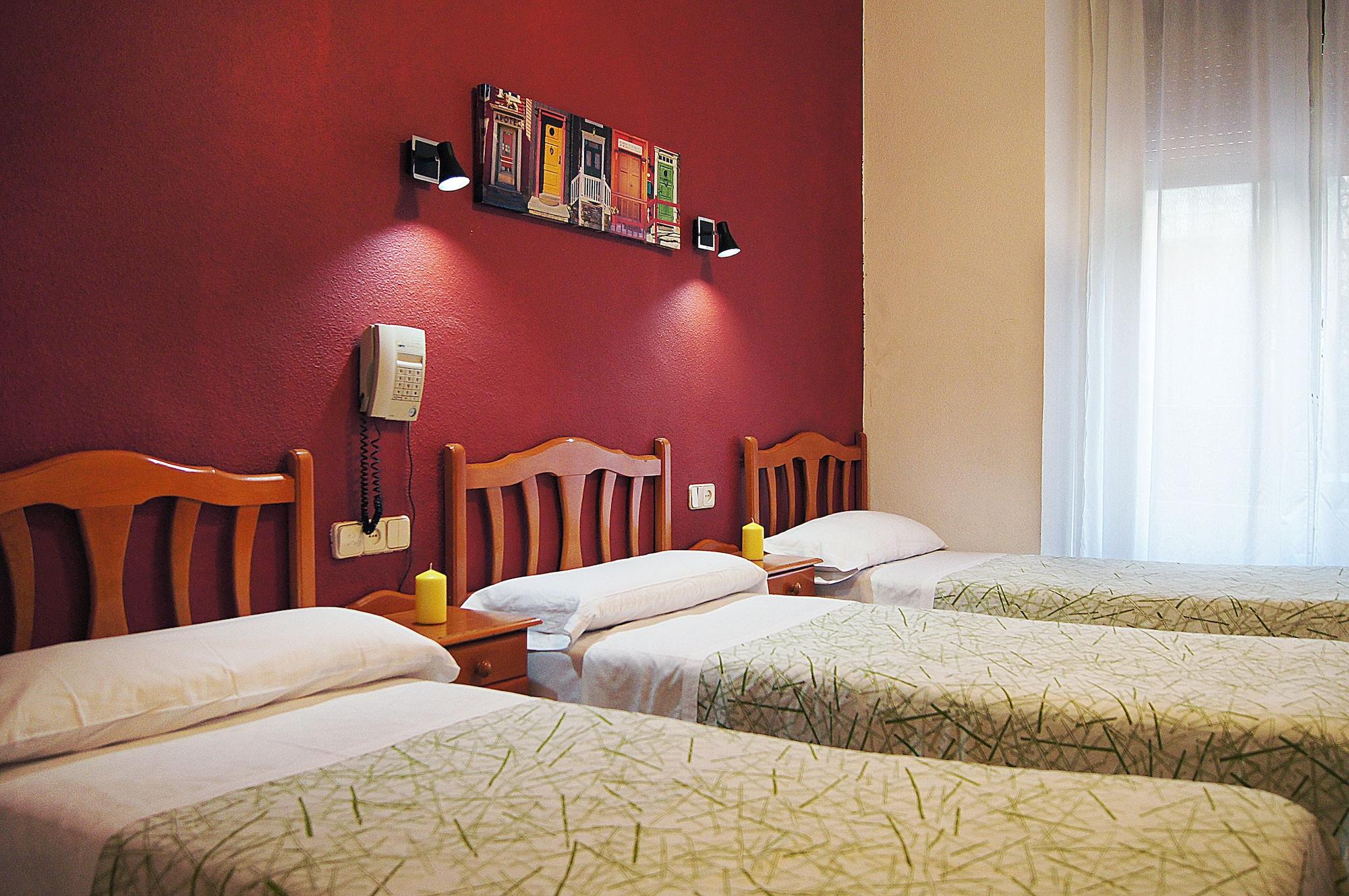 Hostal Fuencarral Kryse Madrid Exterior photo