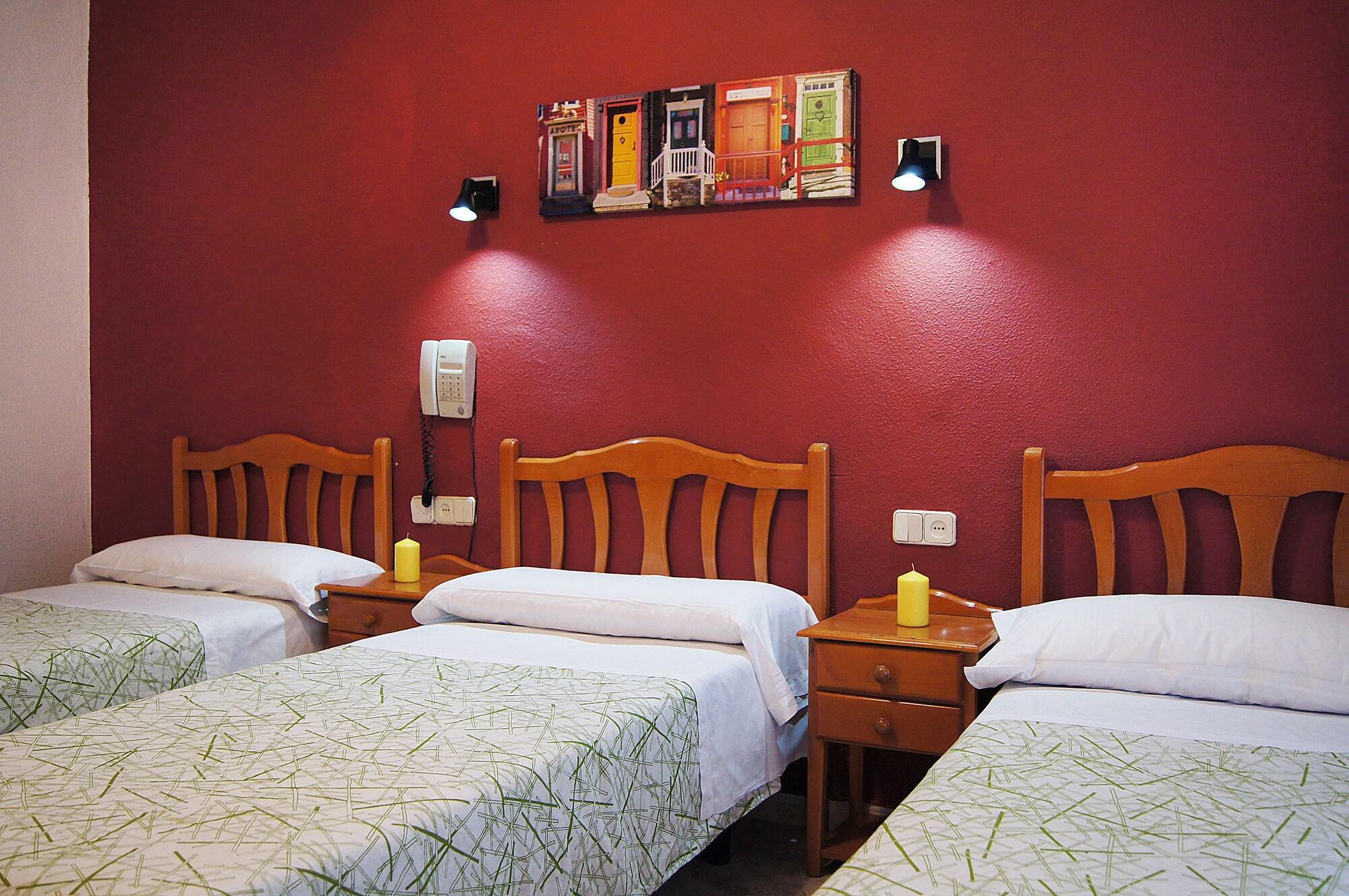 Hostal Fuencarral Kryse Madrid Exterior photo
