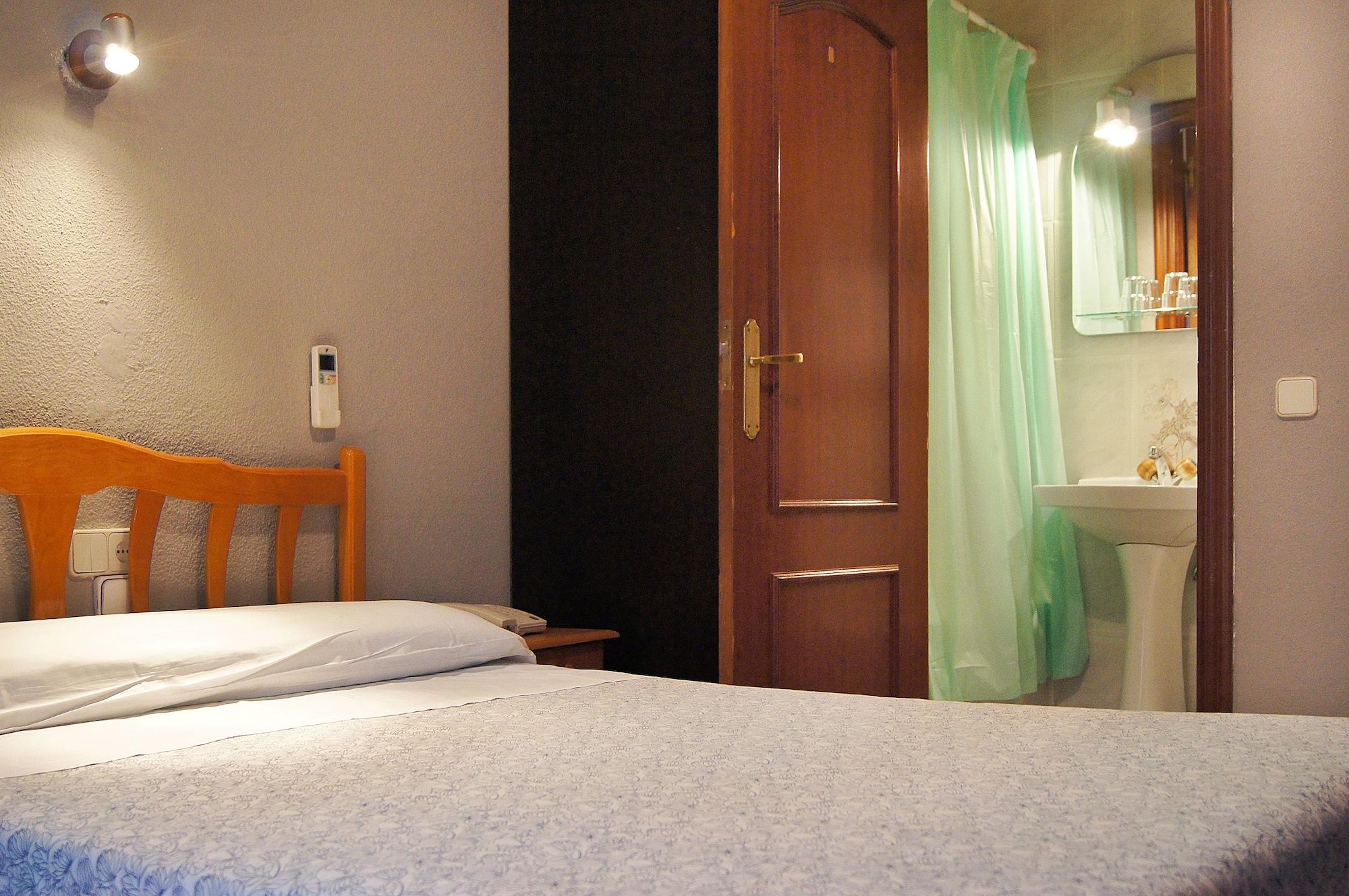 Hostal Fuencarral Kryse Madrid Exterior photo