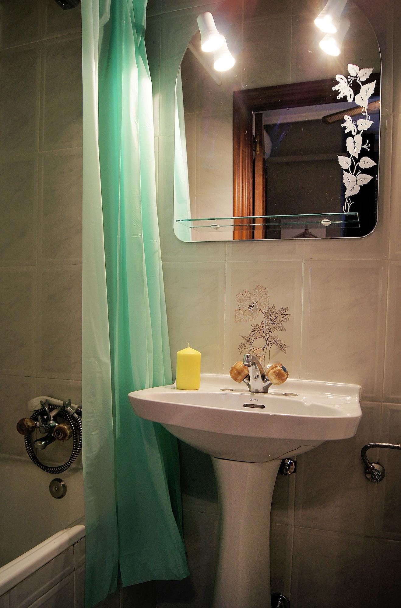 Hostal Fuencarral Kryse Madrid Exterior photo