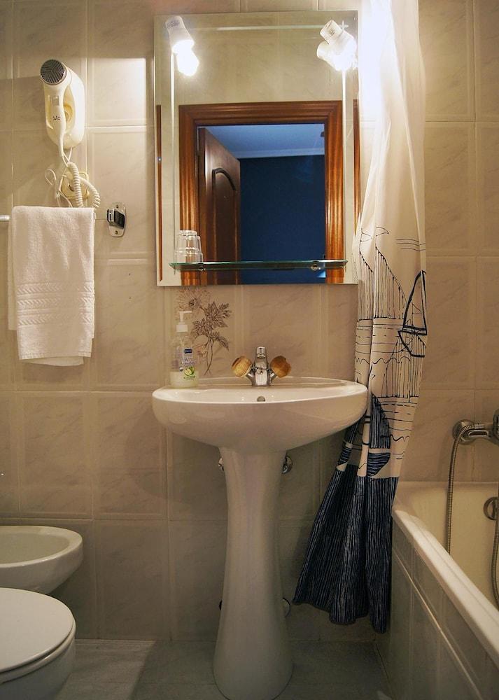 Hostal Fuencarral Kryse Madrid Exterior photo