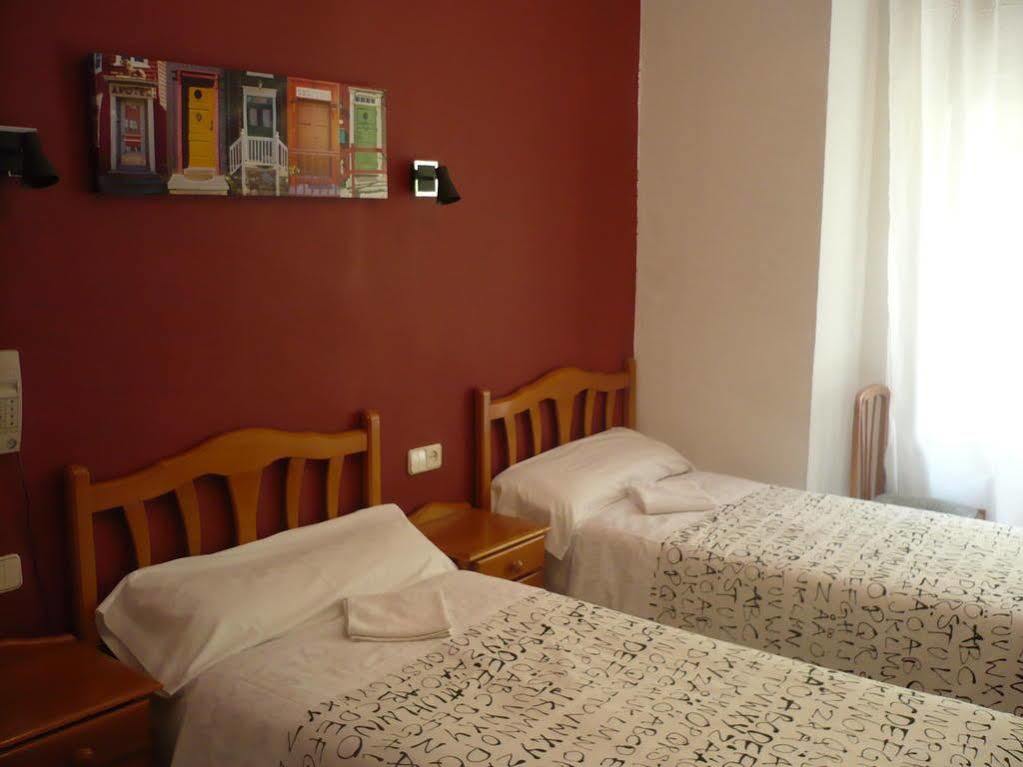 Hostal Fuencarral Kryse Madrid Exterior photo