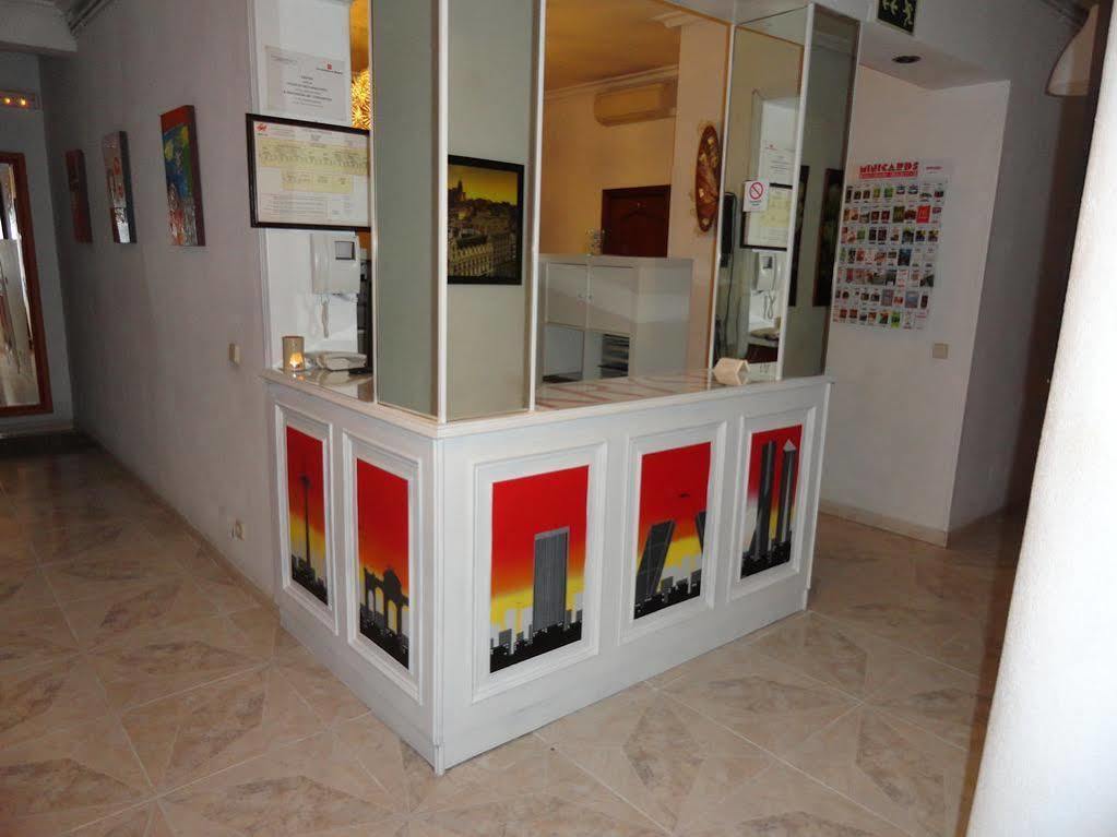 Hostal Fuencarral Kryse Madrid Exterior photo