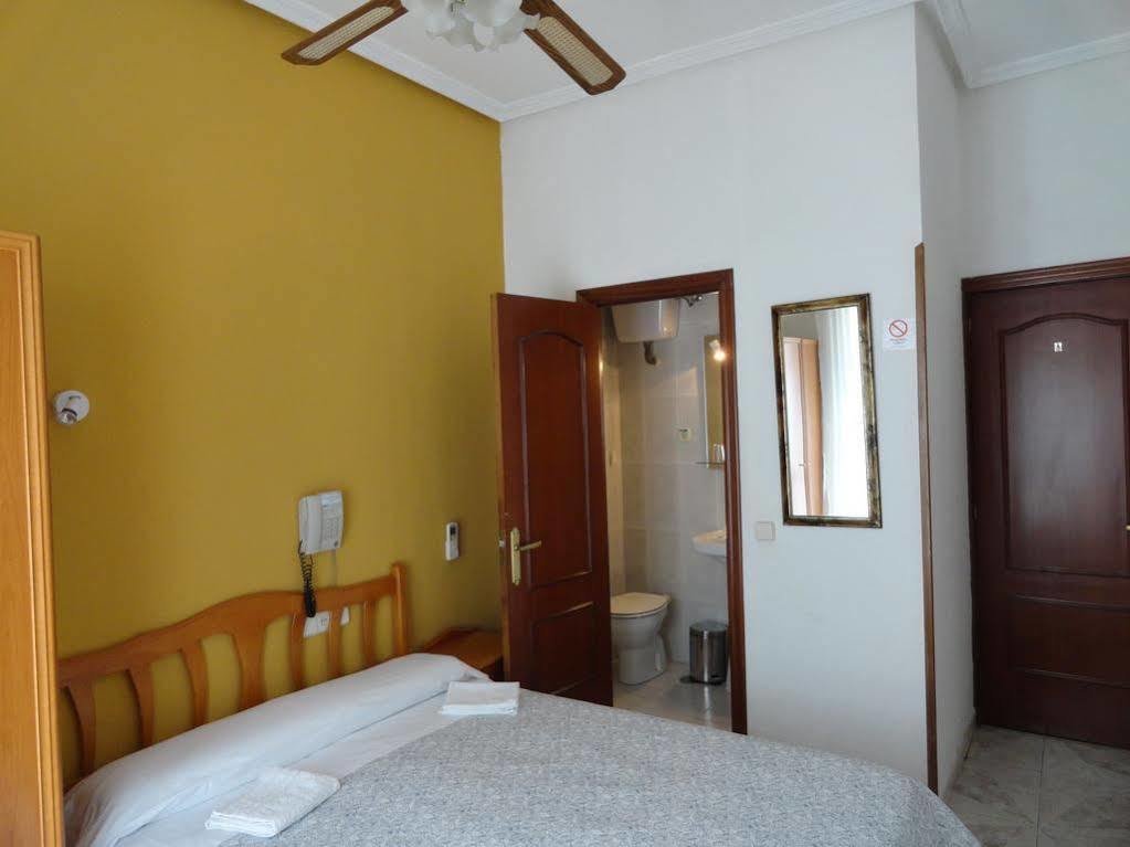 Hostal Fuencarral Kryse Madrid Exterior photo