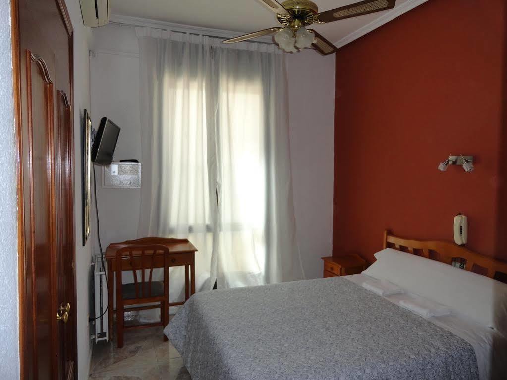 Hostal Fuencarral Kryse Madrid Exterior photo