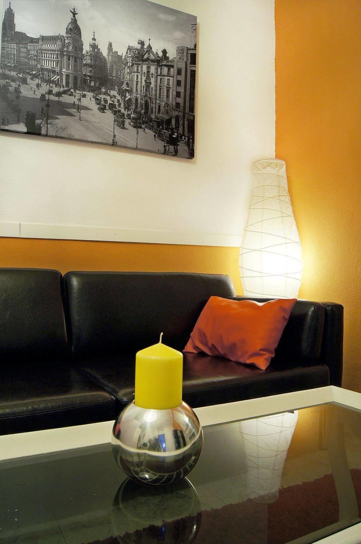Hostal Fuencarral Kryse Madrid Exterior photo