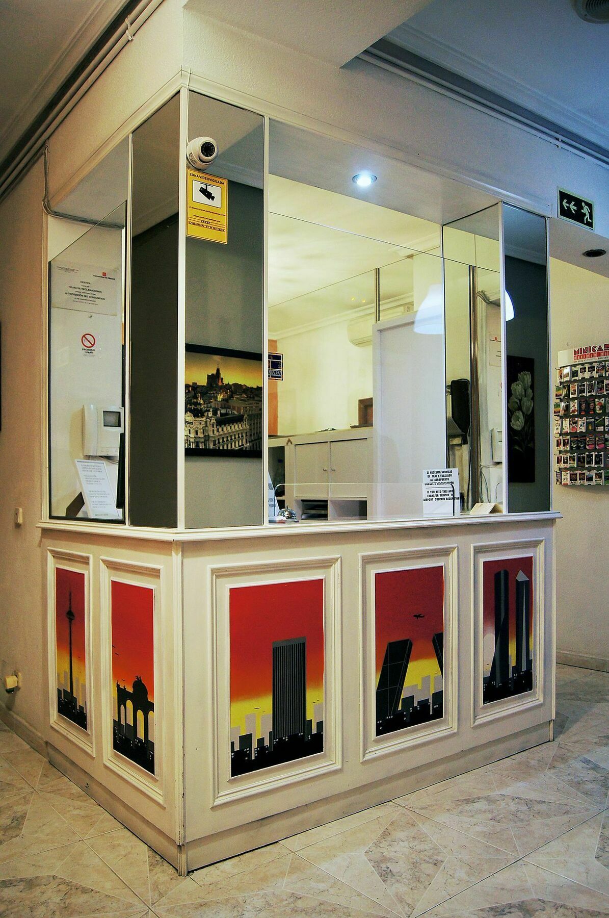 Hostal Fuencarral Kryse Madrid Exterior photo