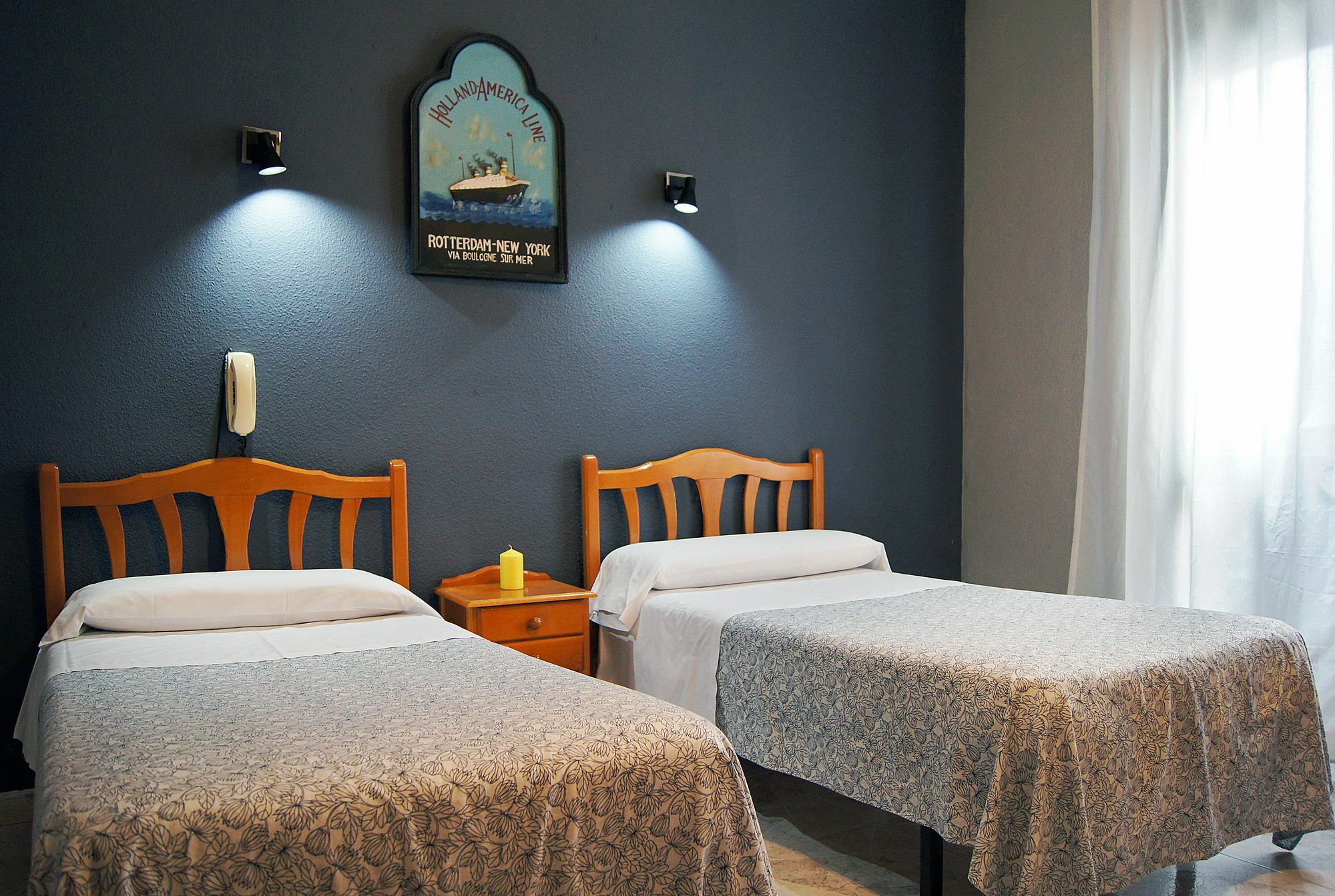 Hostal Fuencarral Kryse Madrid Exterior photo