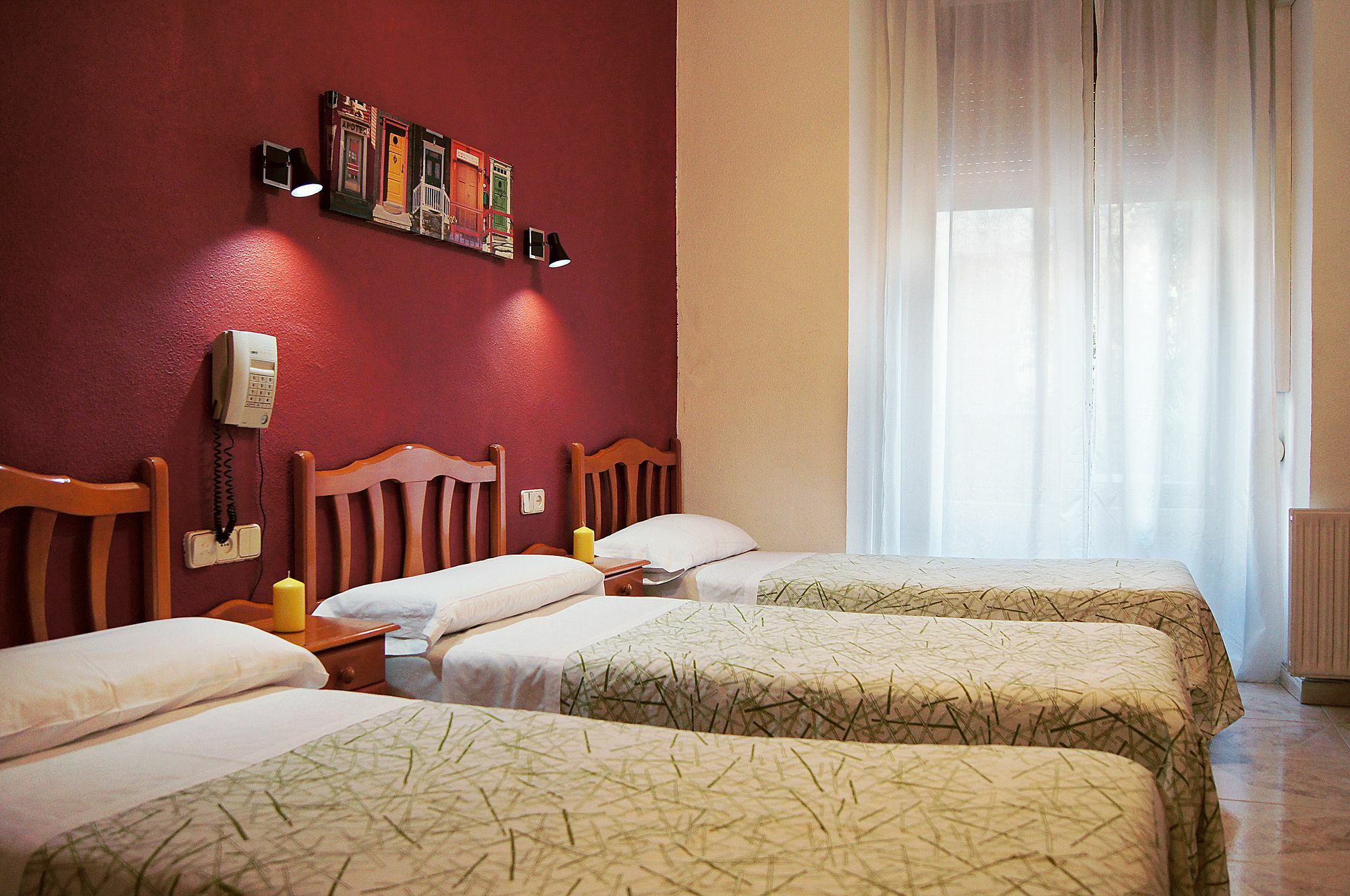 Hostal Fuencarral Kryse Madrid Exterior photo